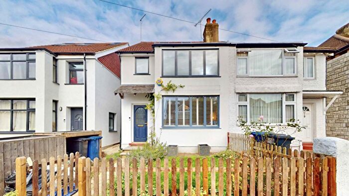 2 Bedroom Flat To Rent In Beresford Avenue, London, W7