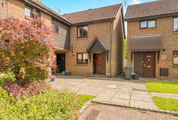 2 Bedroom End Of Terrace House For Sale In Grassmere, Langshott, Surrey, RH6