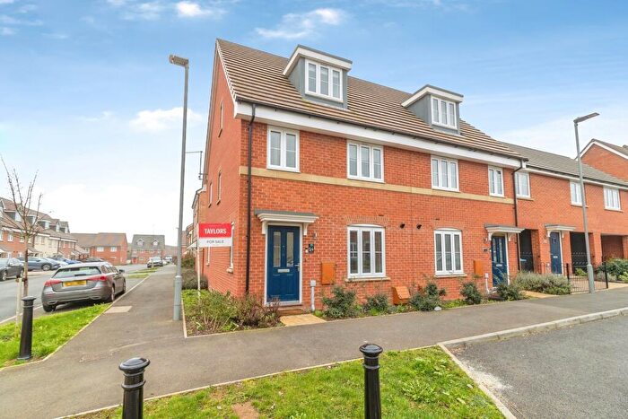 4 Bedroom Semi Detached House For Sale In Santa Cruz Avenue, Newton Leys, Bletchley, Milton Keynes, MK3