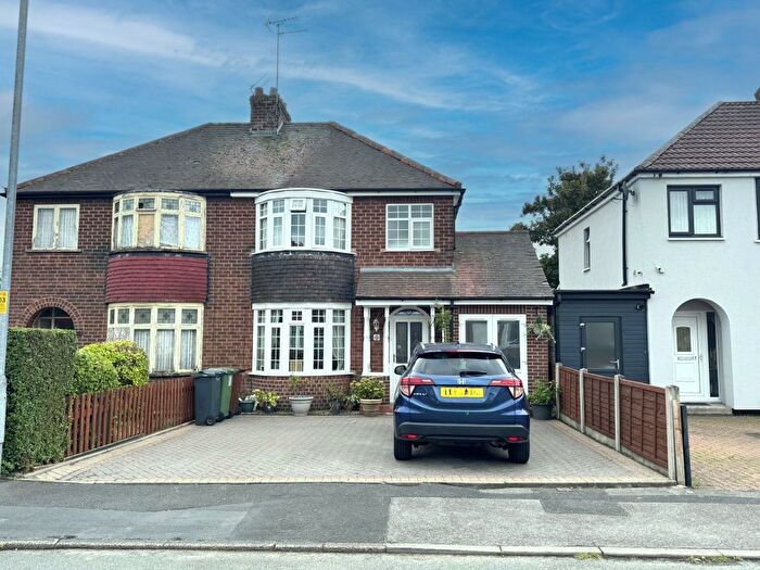 3 Bedroom Semi Detached House For Sale In Lincoln Avenue, Willenhall, WV13