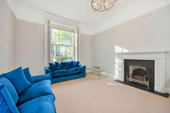 2 Bedroom Flat To Rent In St Georges Square, Pimlico, SW1V