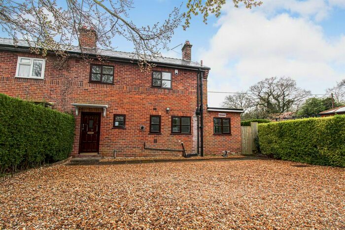 3 Bedroom Semi-detached House To Rent In Twmpath Lane, Gobowen, Oswestry, SY10