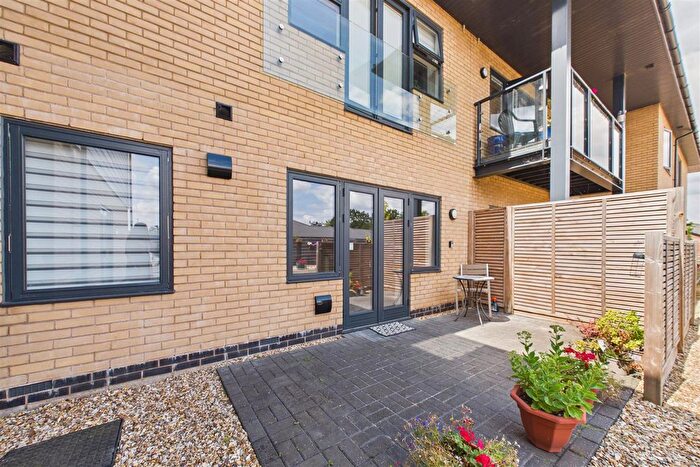 2 Bedroom Flat For Sale In The Poppyfields, Newark, NG23