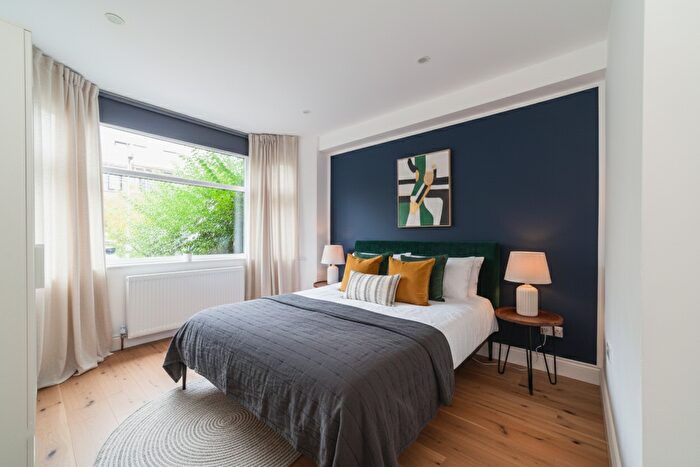 2 Bedroom Flat To Rent In Cricklewood, London, NW2