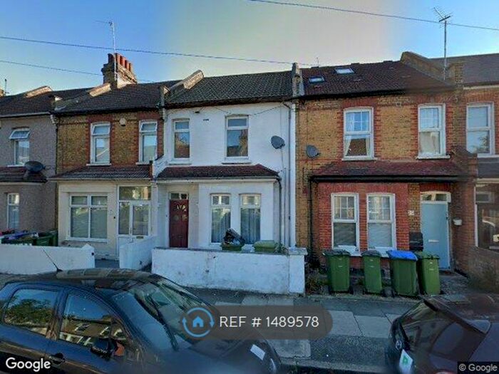 4 Bedroom Terraced House To Rent In Brookdene Road, London, SE18