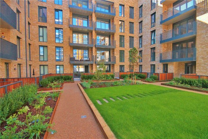 2 Bedroom Flat To Rent In High Street, Staines-Upon-Thames, Surrey, TW18