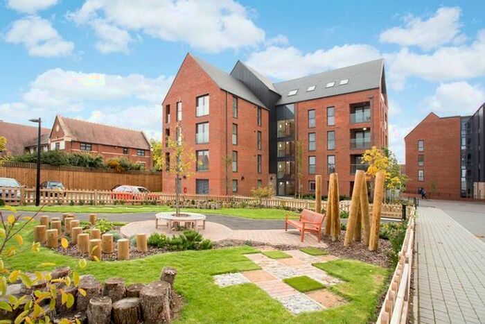 2 Bedroom Flat To Rent In Gresley Close, Stratford-Upon-Avon, CV37