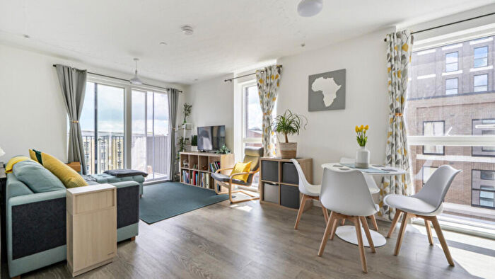 1 Bedroom Flat For Sale In Carraway Street, Reading, RG1