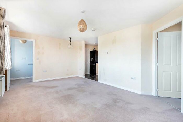 2 Bedroom Apartment To Rent In Berryfields, Aylesbury, HP18