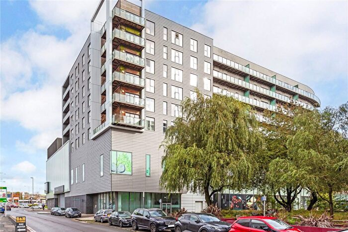 2 Bedroom Flat To Rent In St Johns Gardens, Bury, Greater Manchester, BL9