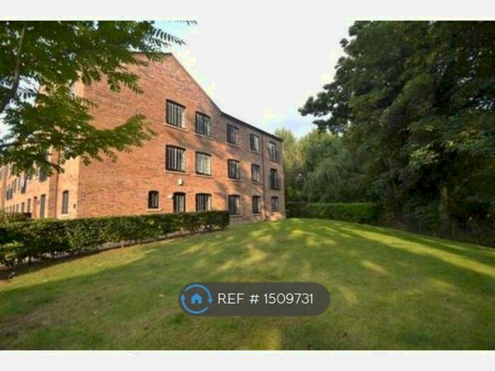 2 Bedroom Flat To Rent In Crown Mill, Mitcham, CR4