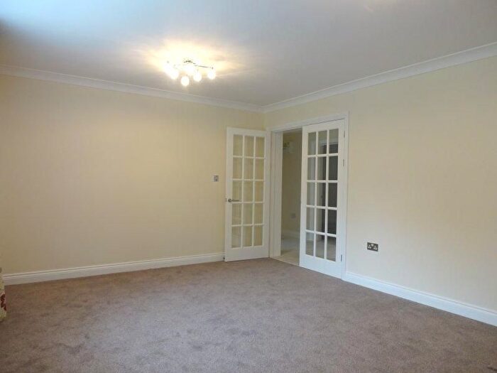 2 Bedroom Flat To Rent In Bispham Road, London, NW10