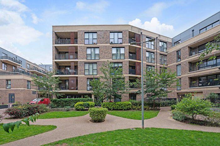 1 Bedroom Flat To Rent In Scena Way, London, SE5