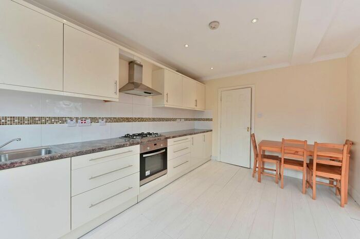 1 Bedroom Flat To Rent In Kingston Road, Wimbledon, London, SW19