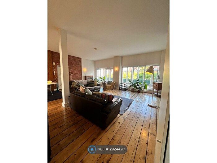 2 Bedroom Flat To Rent In The Ribbon Factory, Coventry, CV1