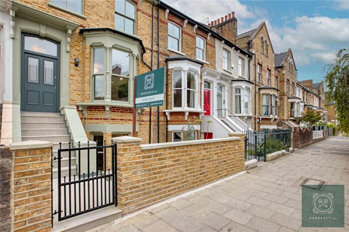 4 Bedroom Terraced House For Sale In Sandringham Rd, London, E8
