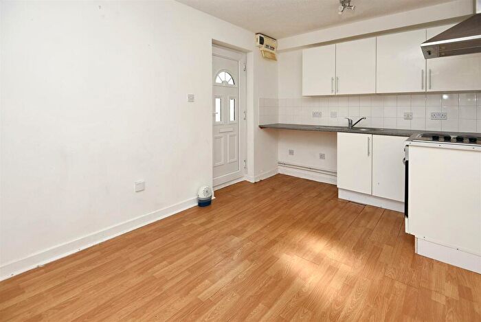 1 Bedroom Flat For Sale In New Road, Gillingham, SP8