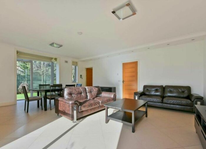 3 Bedroom End Of Terrace House To Rent In Amherst Road, London, W13