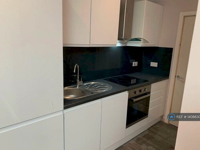 2 Bedroom Flat To Rent In Cube House, Stoke Mandeville, Aylesbury, HP22