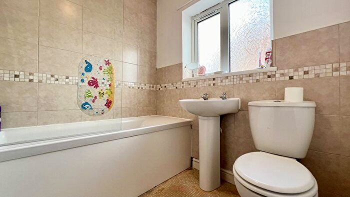 2 Bedroom Semi-Detached House For Sale In South View, Broughton, DN20