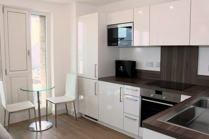 Studio To Rent In Marner Point, St Andrew's, Bromley-By-Bow, E3