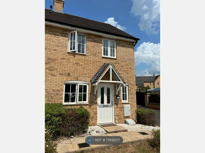 2 Bedroom End Of Terrace House To Rent In Fiona Way, Bedford, MK41