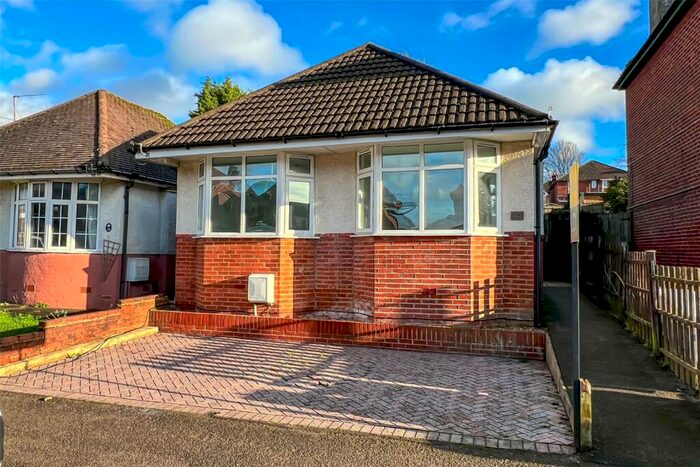 3 Bedroom Bungalow To Rent In Newton Road, Southampton, SO18