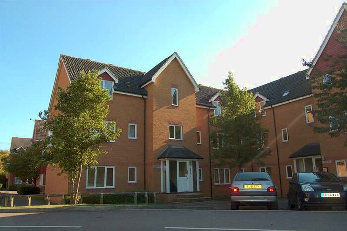 1 Bedroom Flat To Rent In Redoubt Close, Hitchin, SG4