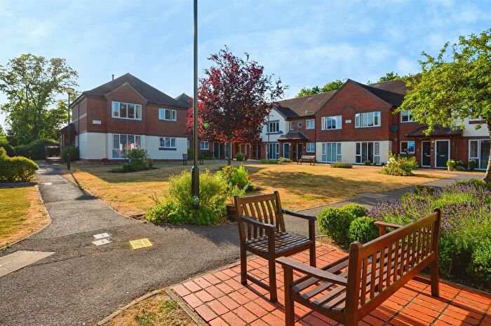1 Bedroom Flat For Sale In Northwood Square, Fareham, PO16