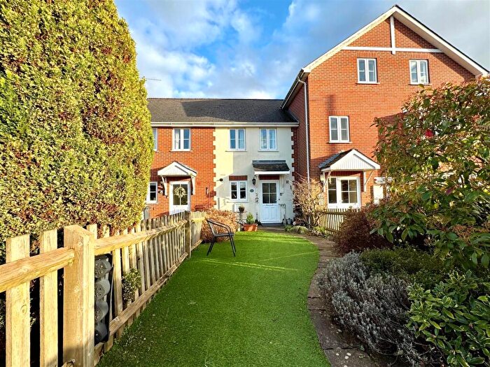 3 Bedroom Terraced House For Sale In High Street, Shirrell Heath, SO32
