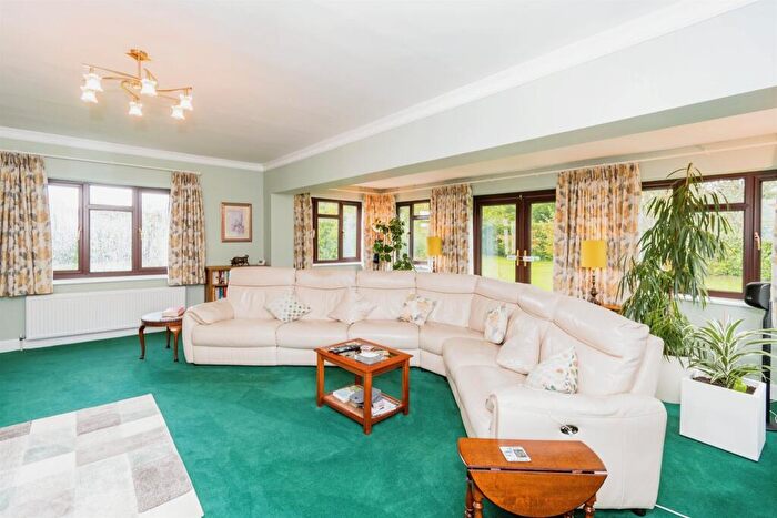 7 Bedroom Detached House For Sale In Whitemoor Lane, Ower, Romsey, SO51