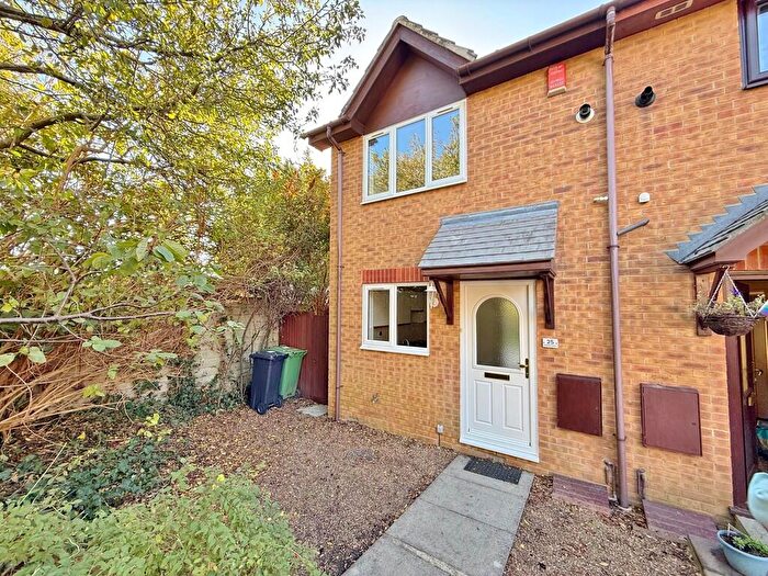 2 Bedroom End Of Terrace House For Sale In Glebefield Gardens, Cosham, PO6