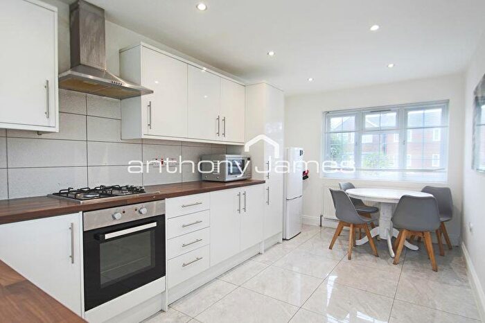 3 Bedroom Semi-Detached House To Rent In Fleet Road, Dartford, DA2