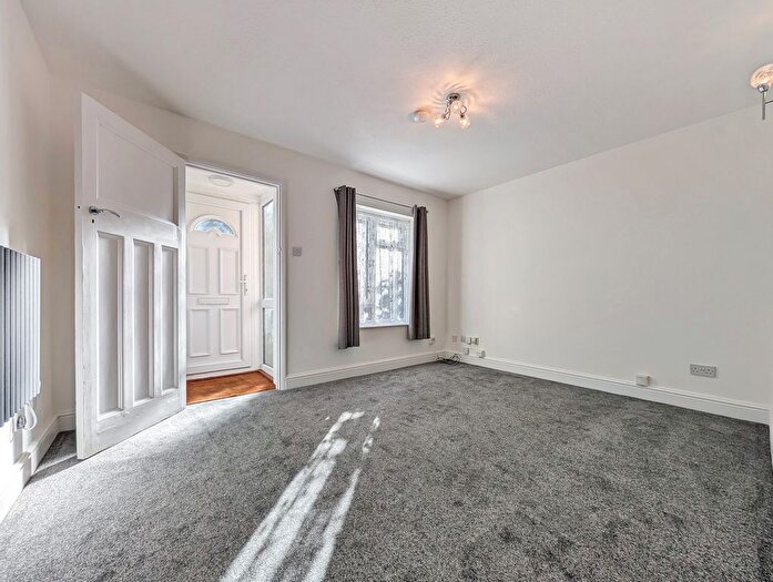 1 Bedroom Maisonette To Rent In Taylors Close, Sidcup, DA14