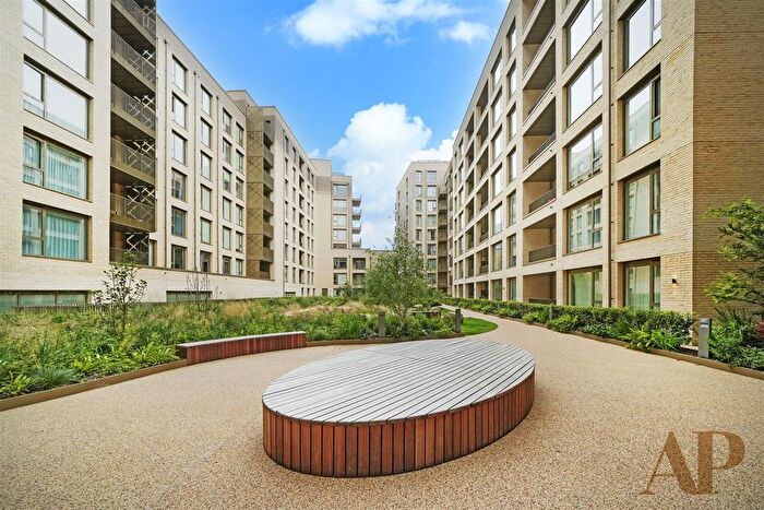 2 Bedroom Flat To Rent In Phoenix Court, London, SE11