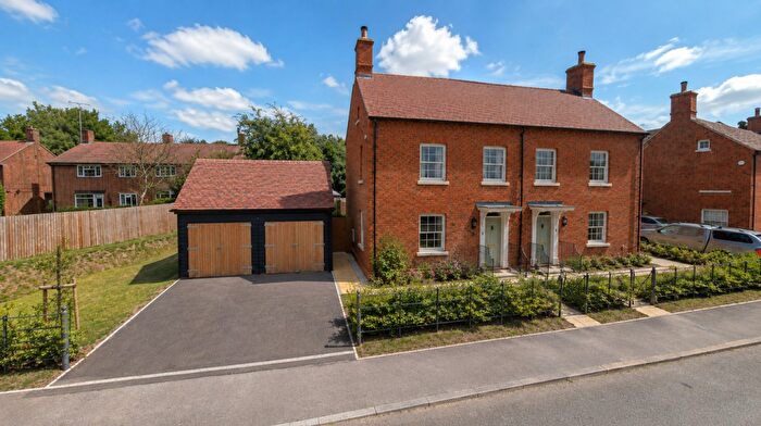 4 Bedroom Semi-Detached House To Rent In Mill Green Lane, Hatfield, AL9