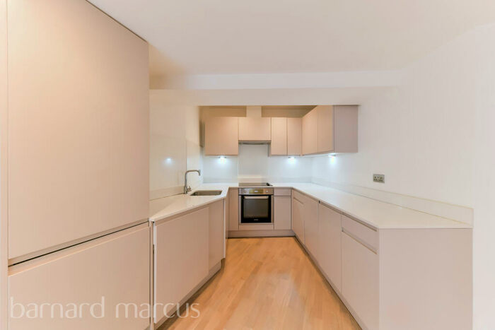 2 Bedroom Apartment To Rent In Station Approach, Tadworth, KT20