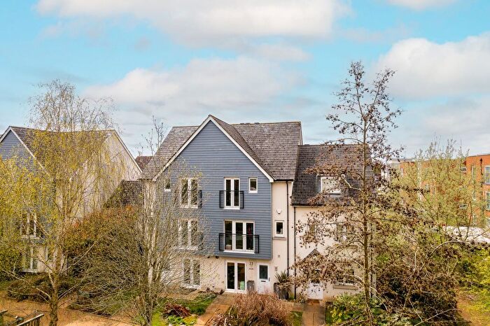 5 Bedroom End Terrace House For Sale In The Moors, Redhill, RH1