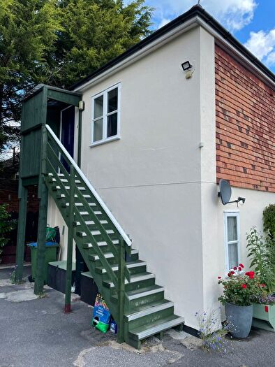 1 Bedroom Studio To Rent In London Road, Dunton Green, Sevenoaks, TN13