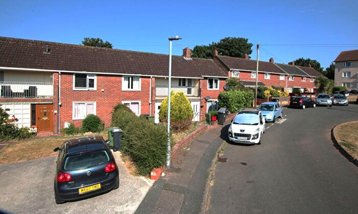 2 Bedroom Flat For Sale In Hill Rise, Exeter, EX1
