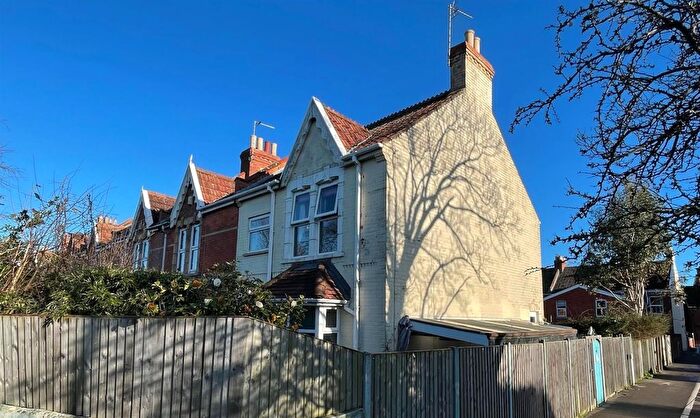 3 Bedroom End Of Terrace House For Sale In Eton Road, Burnham-On-Sea, TA8