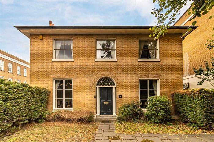 3 Bedroom Property For Sale In Clapham Road, Stockwell, SW9