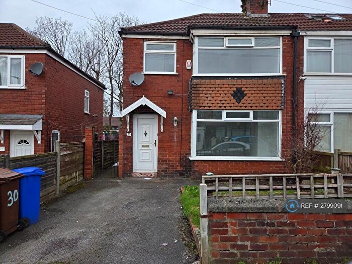 3 Bedroom Semi Detached House To Rent In Hacking St, Salford, M7