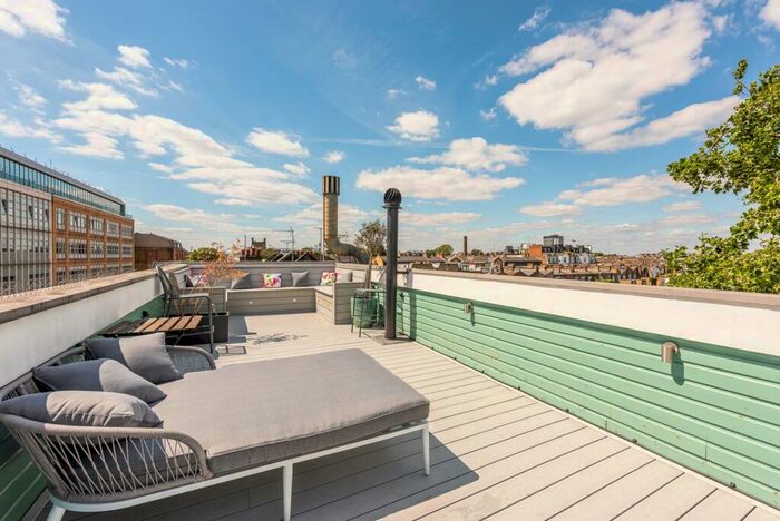 2 Bedroom Flat For Sale In Fulham Road, Chelsea, London, SW10