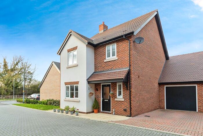 3 Bedroom Detached House For Sale In Viney Corner, Arlesey, SG15