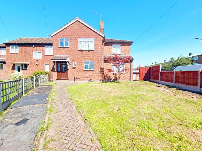 4 Bedroom End Of Terrace House To Rent In Front Lane, Upminster, Essex, RM14