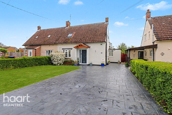 2 Bedroom Semi-Detached House For Sale In Queens Gardens, Braintree, CM7
