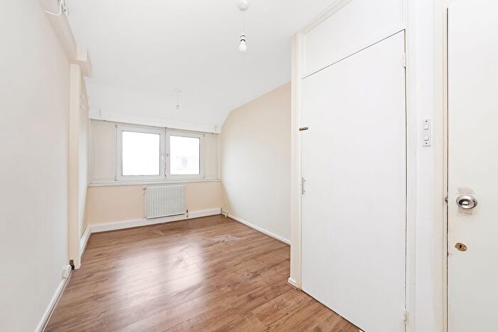 2 Bedroom Flat For Sale In East Surrey Grove, Peckham, SE15