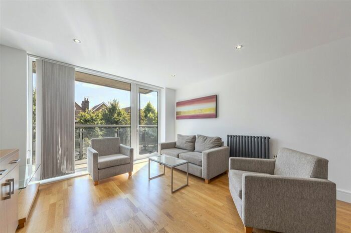 2 Bedroom Flat To Rent In Drayton Park, London, N5