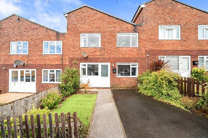 3 Bedroom Terraced House For Sale In Draycote Road, Waterlooville, PO8